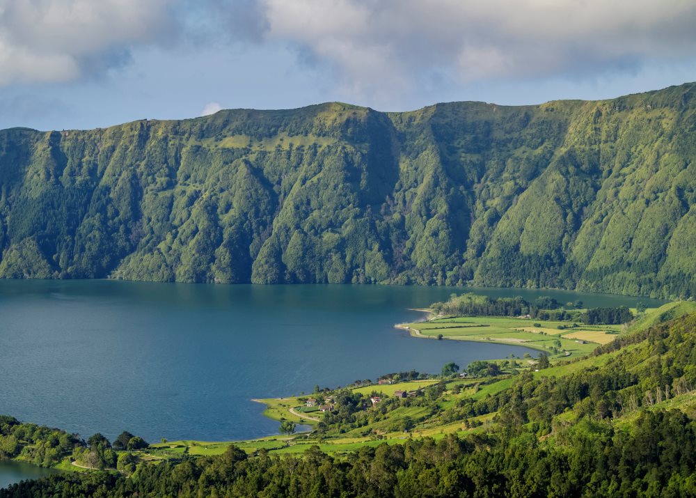 Island Hopping Paradise: Exploring the Untamed Beauty of the Azores